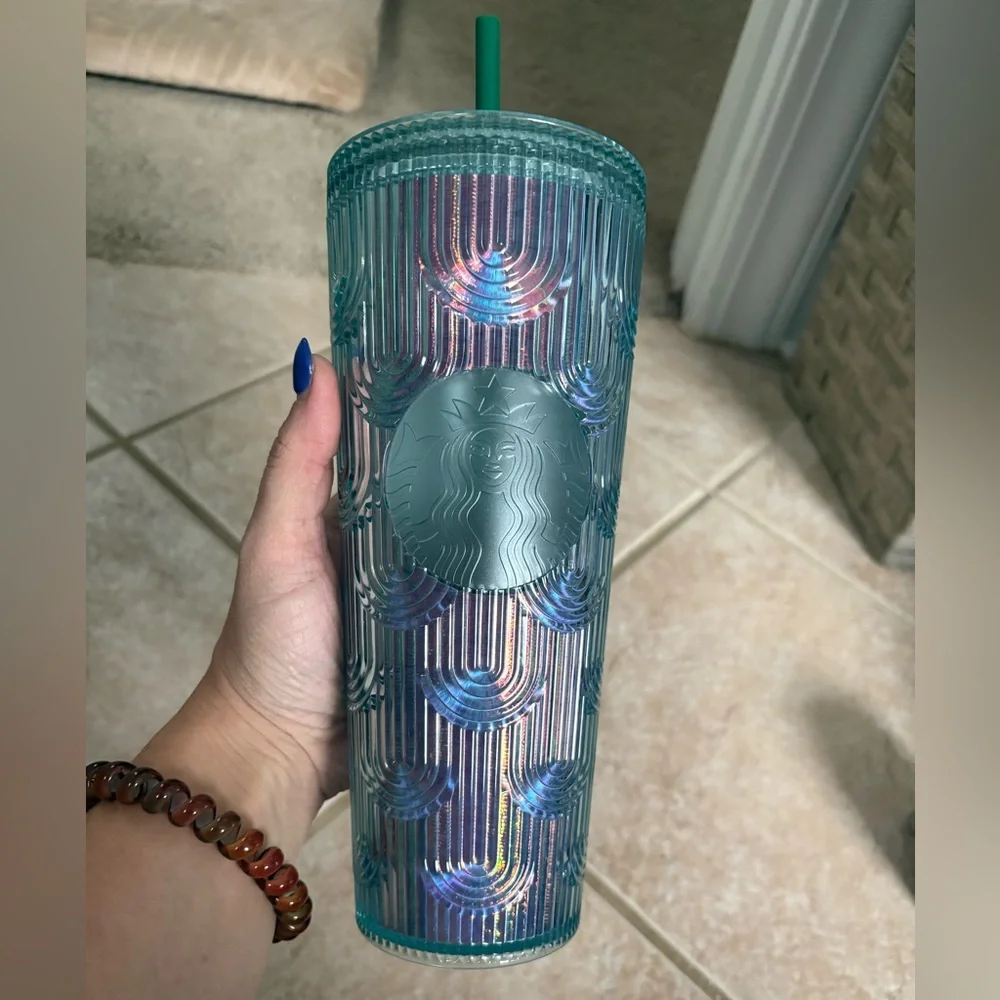 Starbucks Iridescent Mermaid Scale Tumbler Cup - Venti 24oz Spring 2022